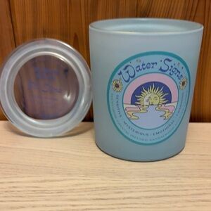 North Muse Scented Candle